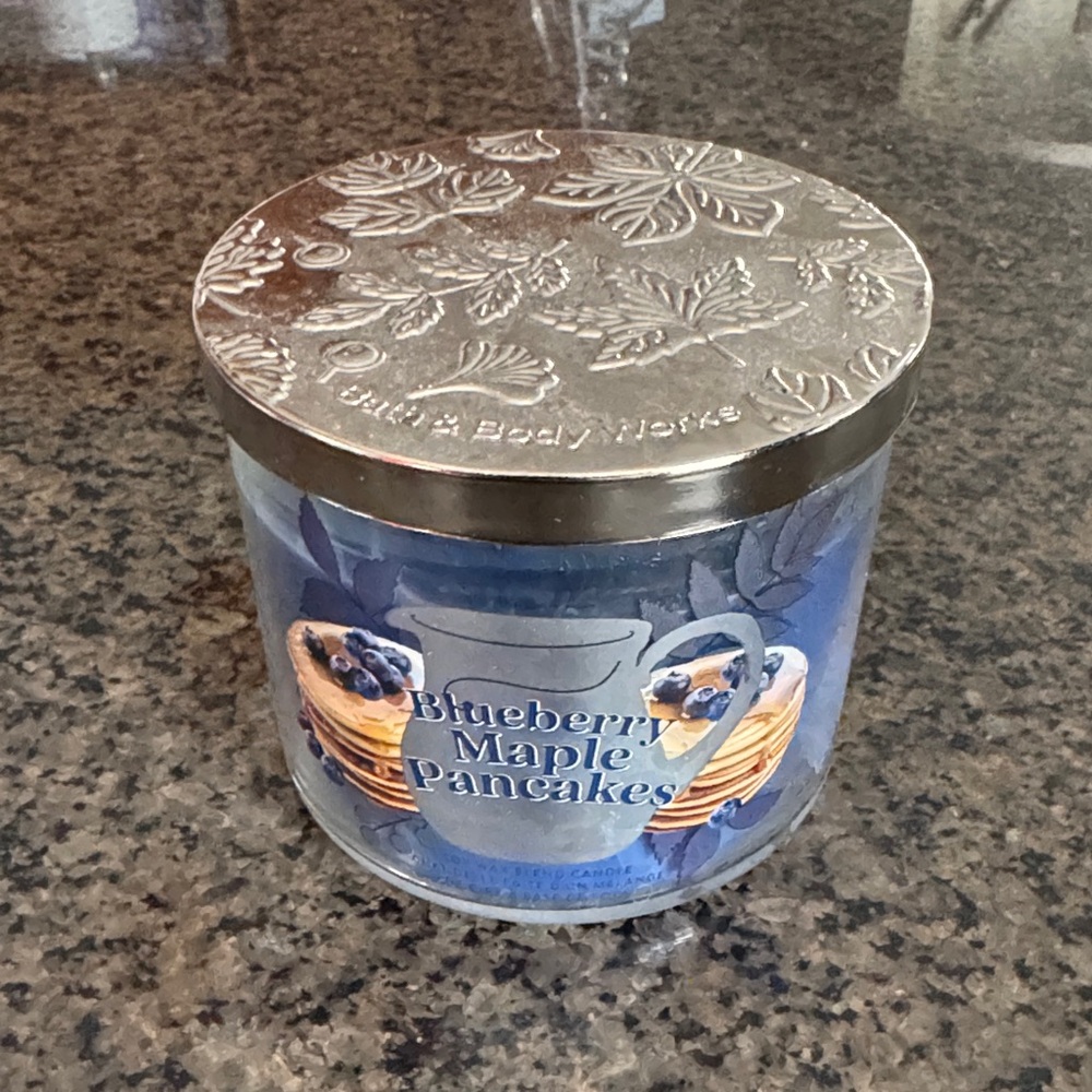 Bath & Body Works Blueberry Maple Pancakes Candle with Silver Lid